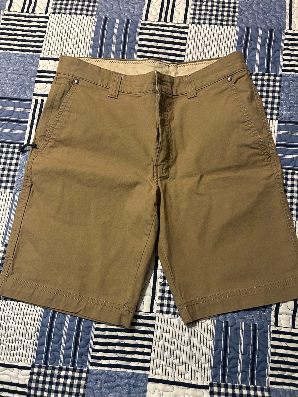 Columbia Men's Chino-Style Tan Shorts Brand new without tags never worn.
